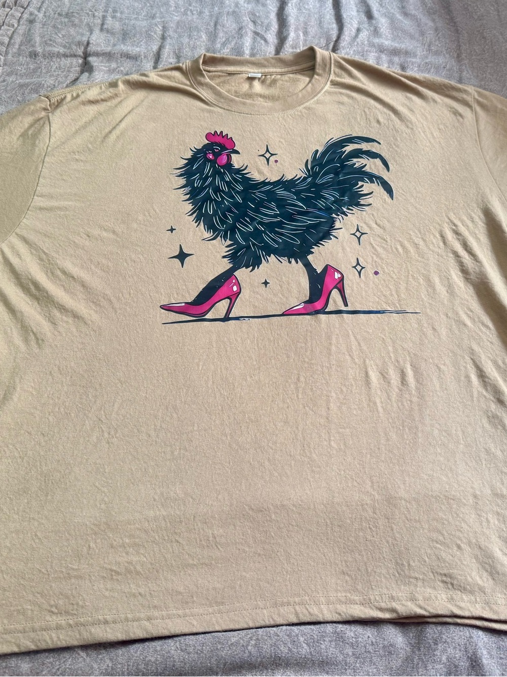 Women’s Graphic Rooster Tee in Tan with Pink Accents